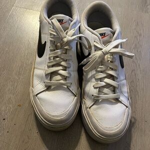 Nike White and Black Casual Sneakers